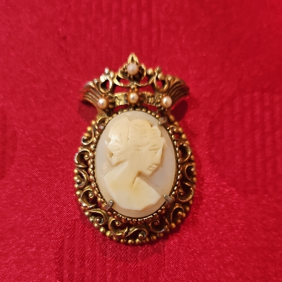 Florenza Jewelry - Vintage Florenza Real Cameo Brooch/Pendent